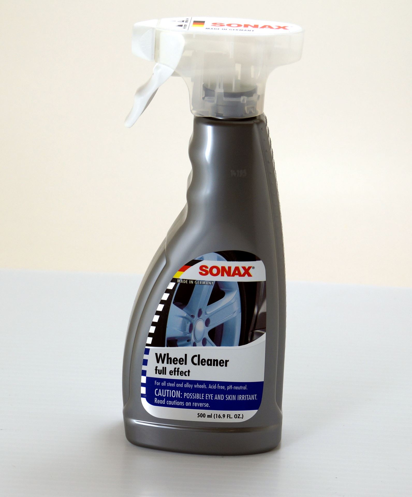 Sonax Wheel Cleaner Full Effect 230200. Professional Detailing